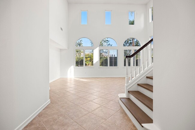 Foto del edificio - 2556 Pearblossom St