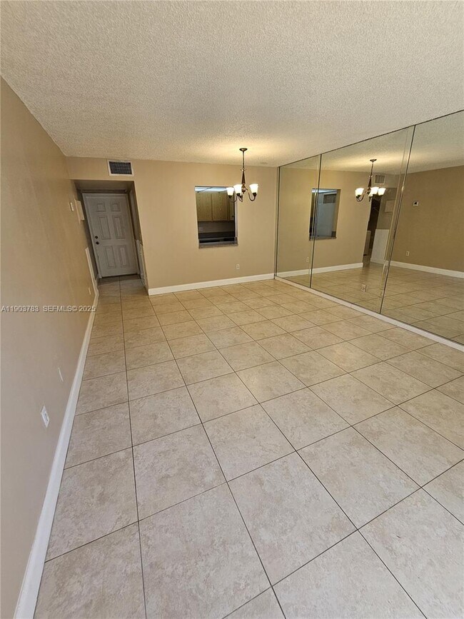 Building Photo - 1630 Sandpiper Blvd