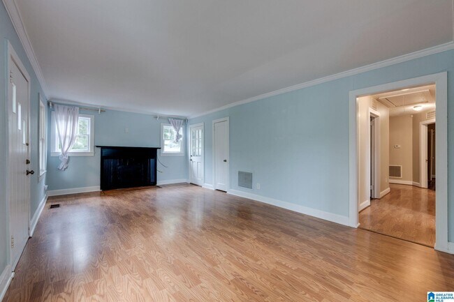 Foto del edificio - 1113 Green Springs Ave S