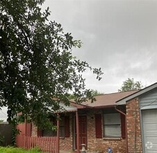 Building Photo - 9515 Kerrville St