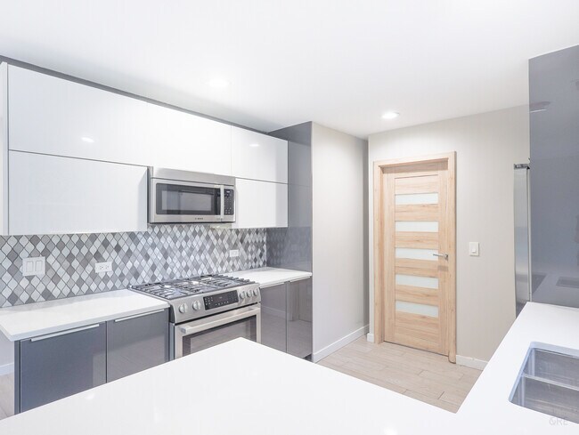 Foto del edificio - 805 Blackhawk Ln
