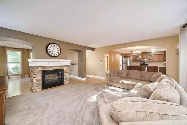 Foto del edificio - 16826 Birchview Dr