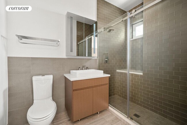 Foto del edificio - 2717 42nd Rd
