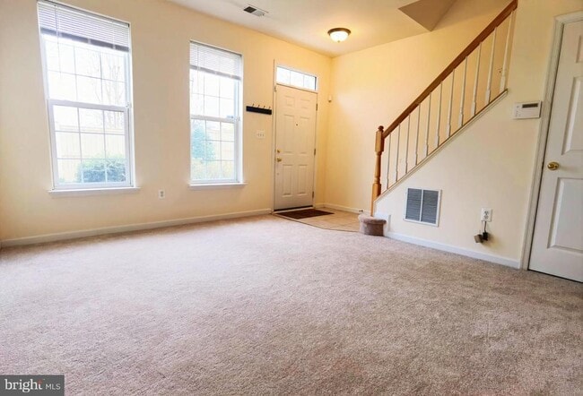 Building Photo - 5822 Cowling Ct