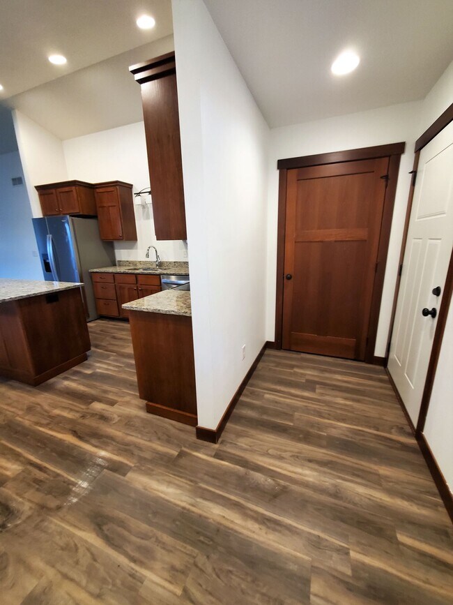 Building Photo - 1775 Aspen Ct