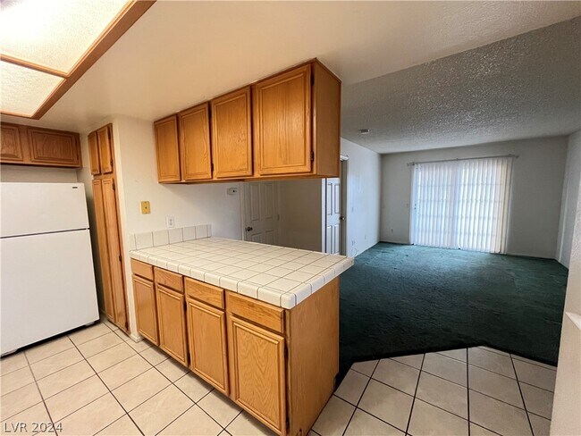 Building Photo - 101 Luna Way