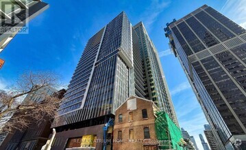 Building Photo - 771-2771 Yonge St