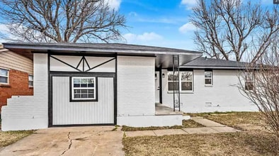 Building Photo - 4811 NW Lindy Ave