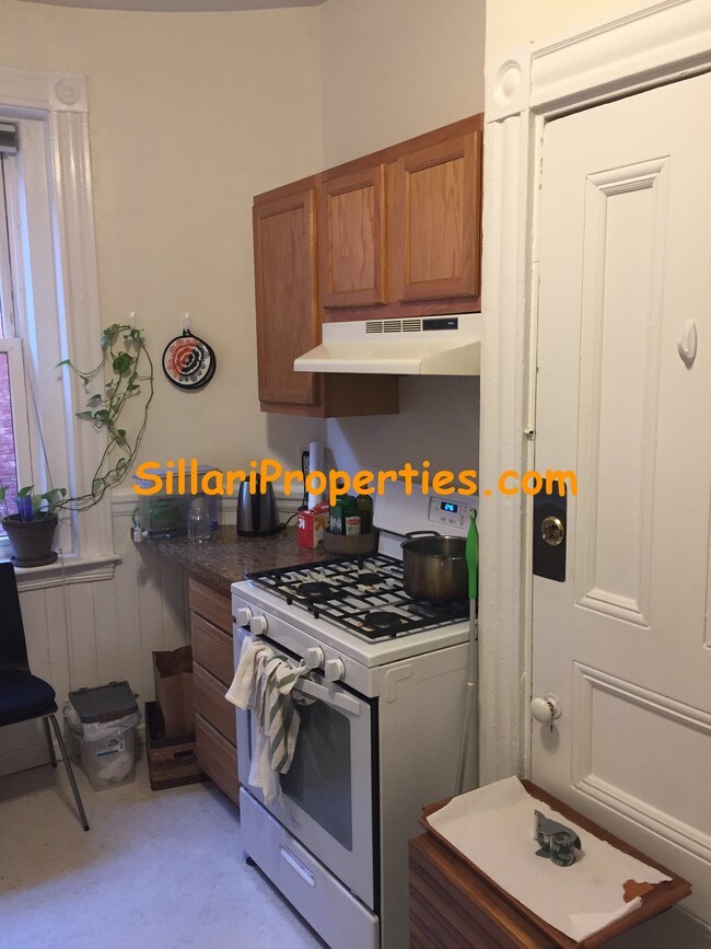 Kitchen - 64 Vinal Ave