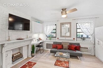 Building Photo - 149 E 62nd St