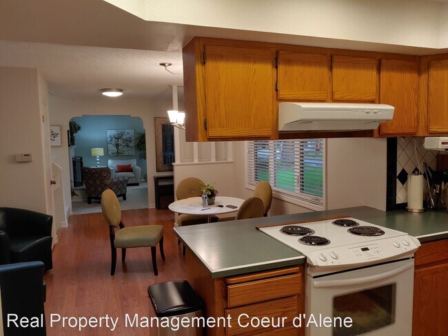 Foto del edificio - 4 br, 2.5 bath House - 10290 Fairway Dr.