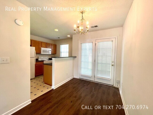 Foto del edificio - Beautiful 2br/1.5ba University Heights Tow...