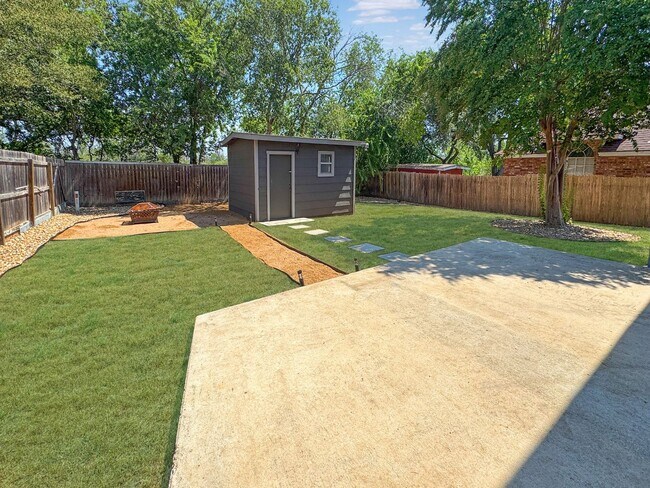 Building Photo - Northampton Rental – 3 Bed | 2.5 Bath + Lo...