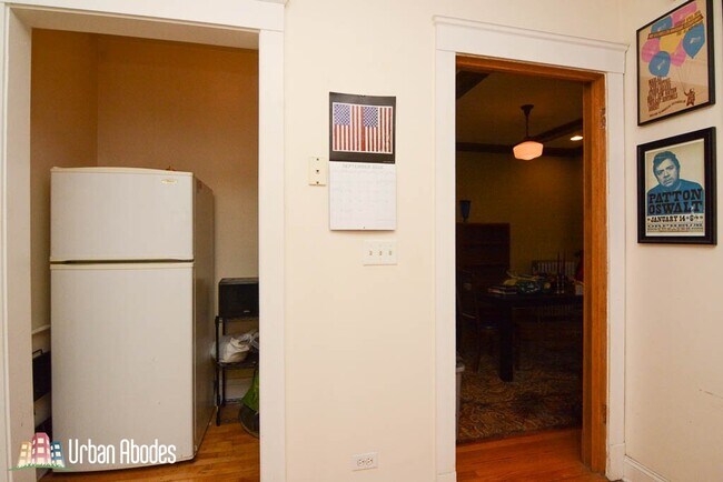 Building Photo - 1244 W Rosedale Ave