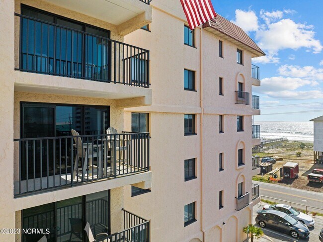 Foto del edificio - 1518 Lake Park Blvd S