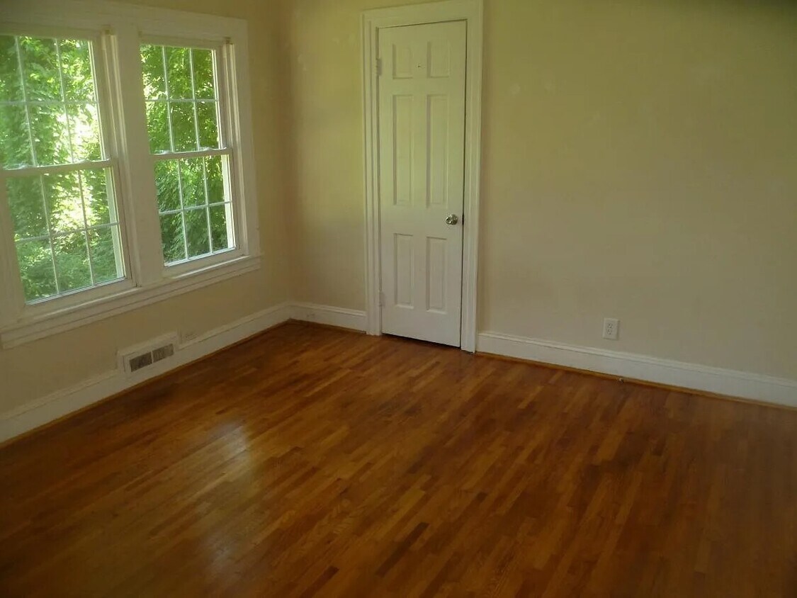 Foto principal - 2216 Walker Ave