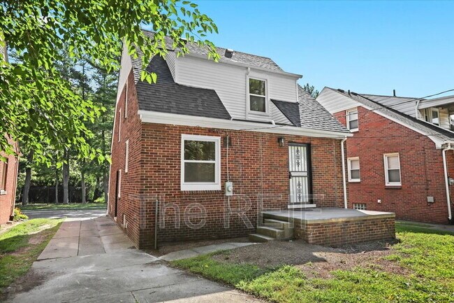 Foto del edificio - 17421 Quincy St