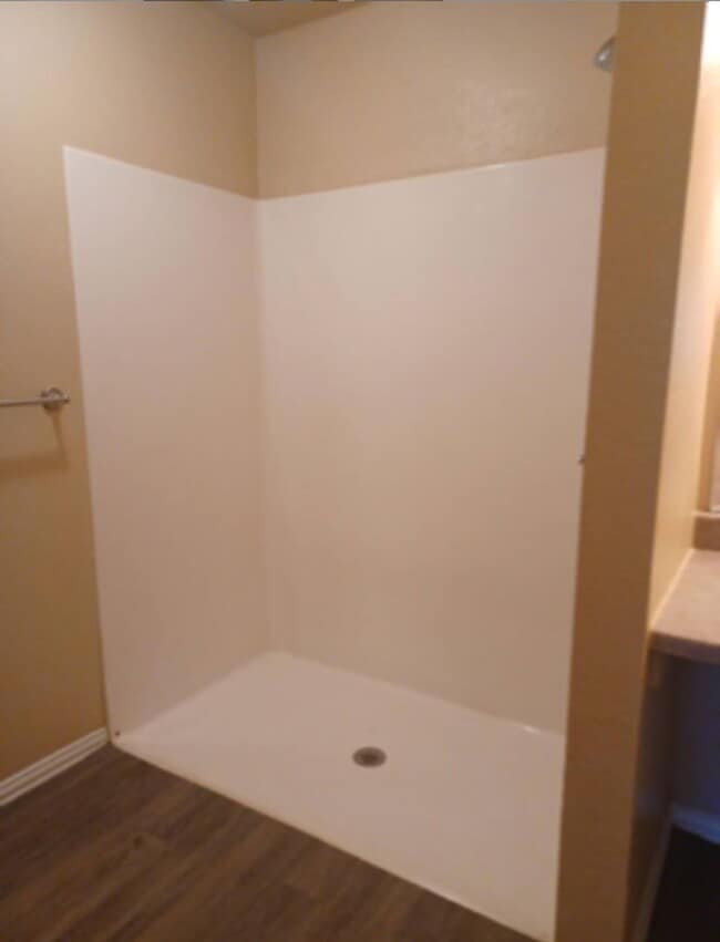 Building Photo - 615 7th Ave SE