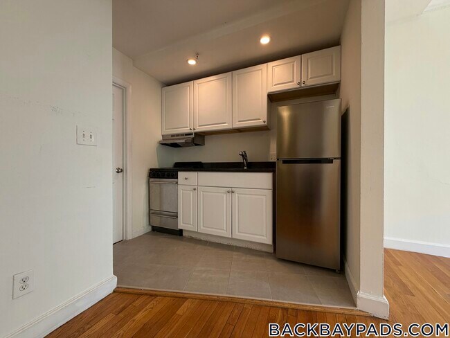 Foto del edificio - 529 Beacon St