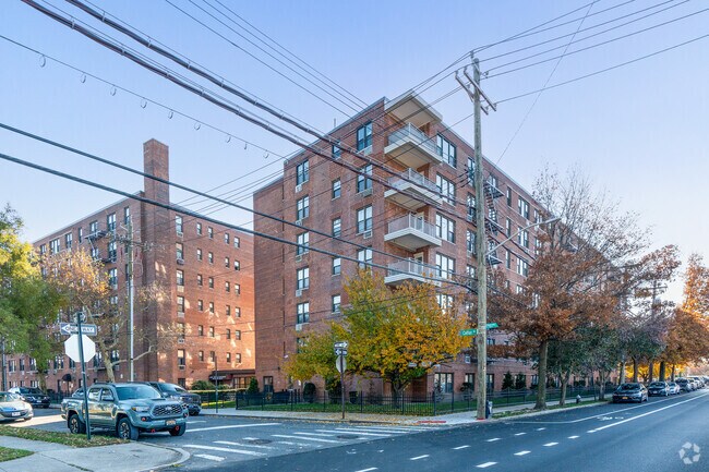 Building Photo - Grant Terrace Condominium