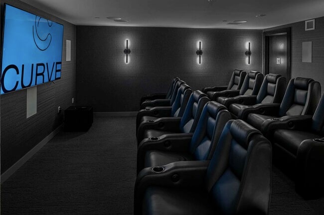 Building Photo - Curve