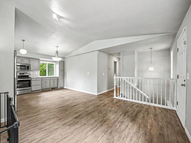 Foto del edificio - Spacious 4-Bedroom Lacey Home with A/C, Basement Bonus Space & Wetlands Privacy