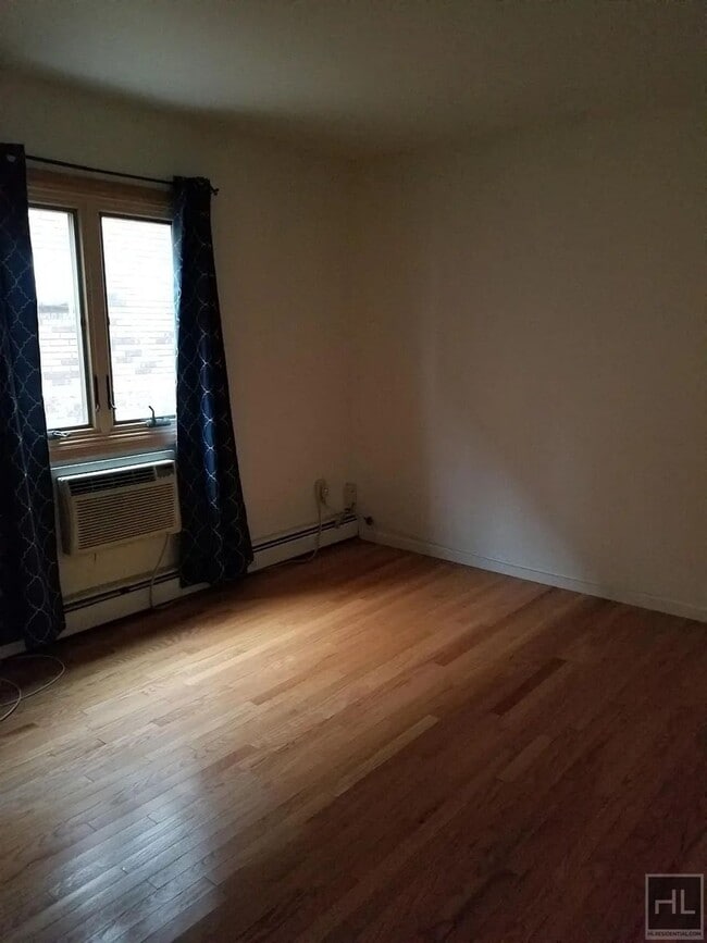 Foto del edificio - LITTLEFIELD AVENUE