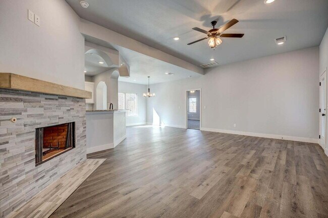Foto del edificio - Pristine 3/2/2 in Frenship ISD, All Applia...
