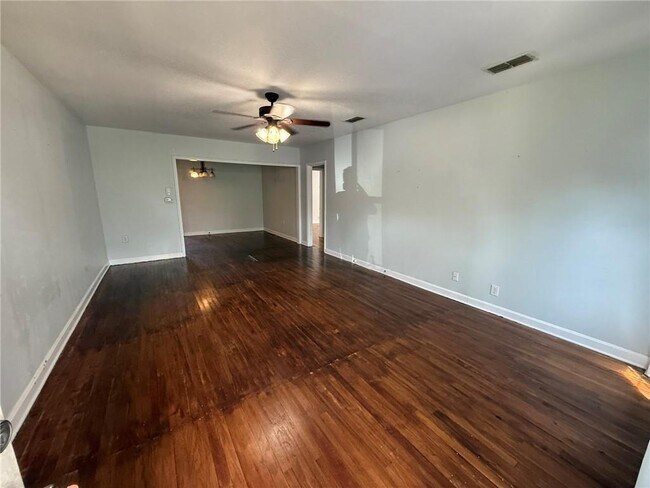 Foto del edificio - 822 E Warren Ave