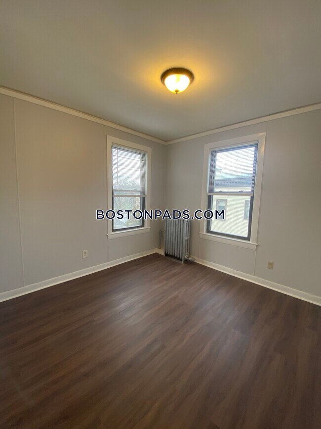 Foto del edificio - 655 Western Ave