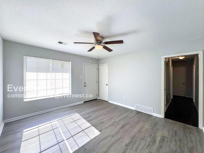 Building Photo - 4581 Fontaine Pl