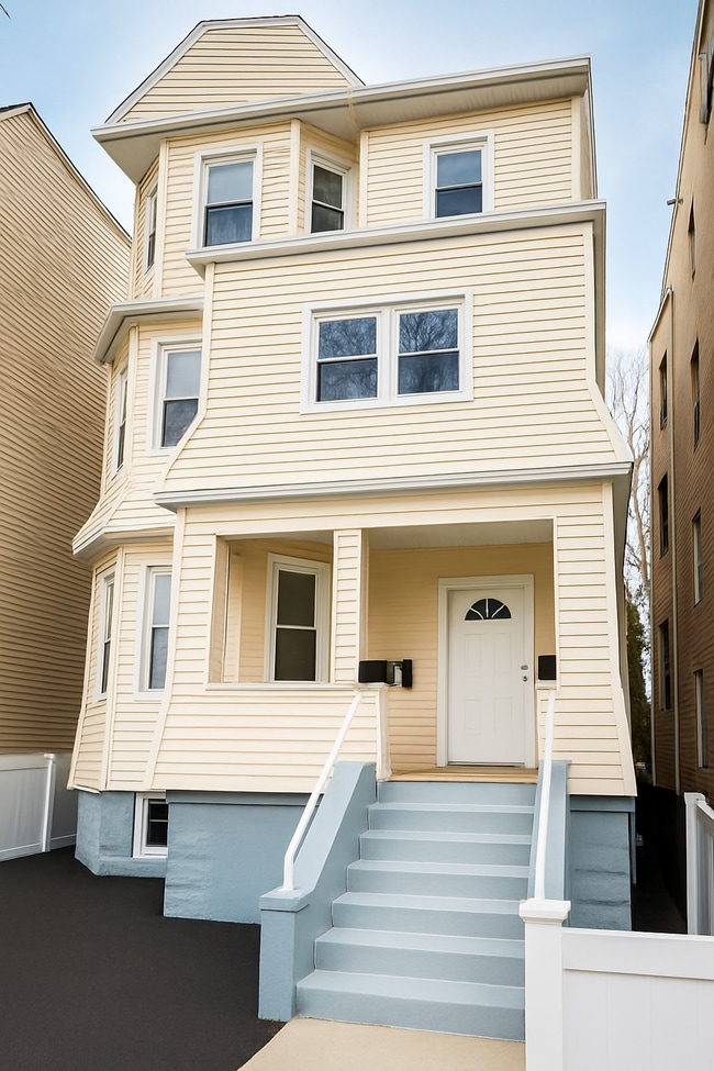 Exterior - 209 N 15th St