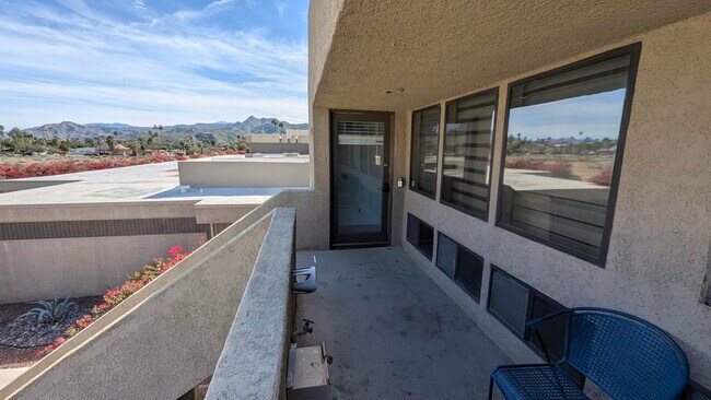 Foto del edificio - 425 Bradshaw E Ln