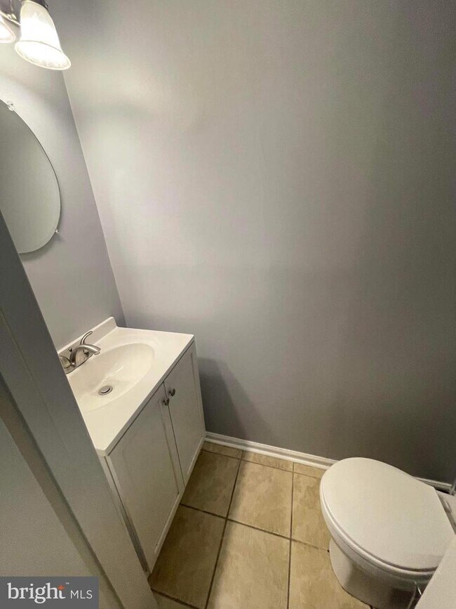 15018-oak-crest-ct-montclair-va-22025-townhome-rentals-in-montclair
