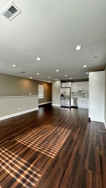 Building Photo - 1007 N Hamlin Ave