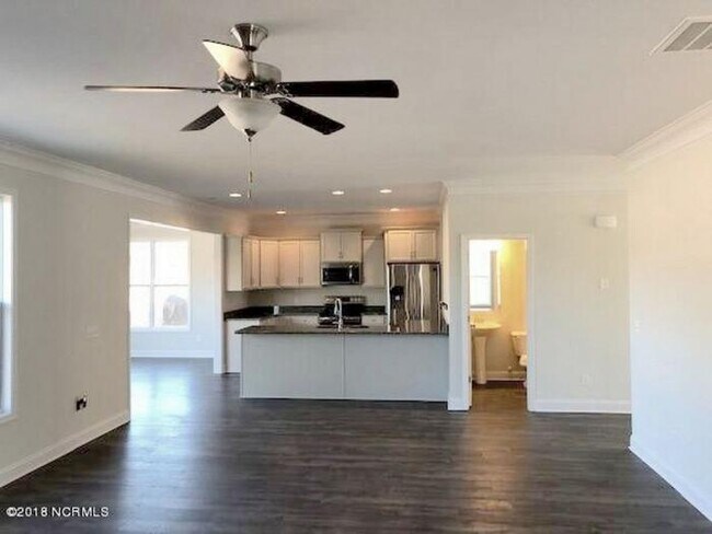 Foto del edificio - 5 bedroom in Wilmington NC 28412