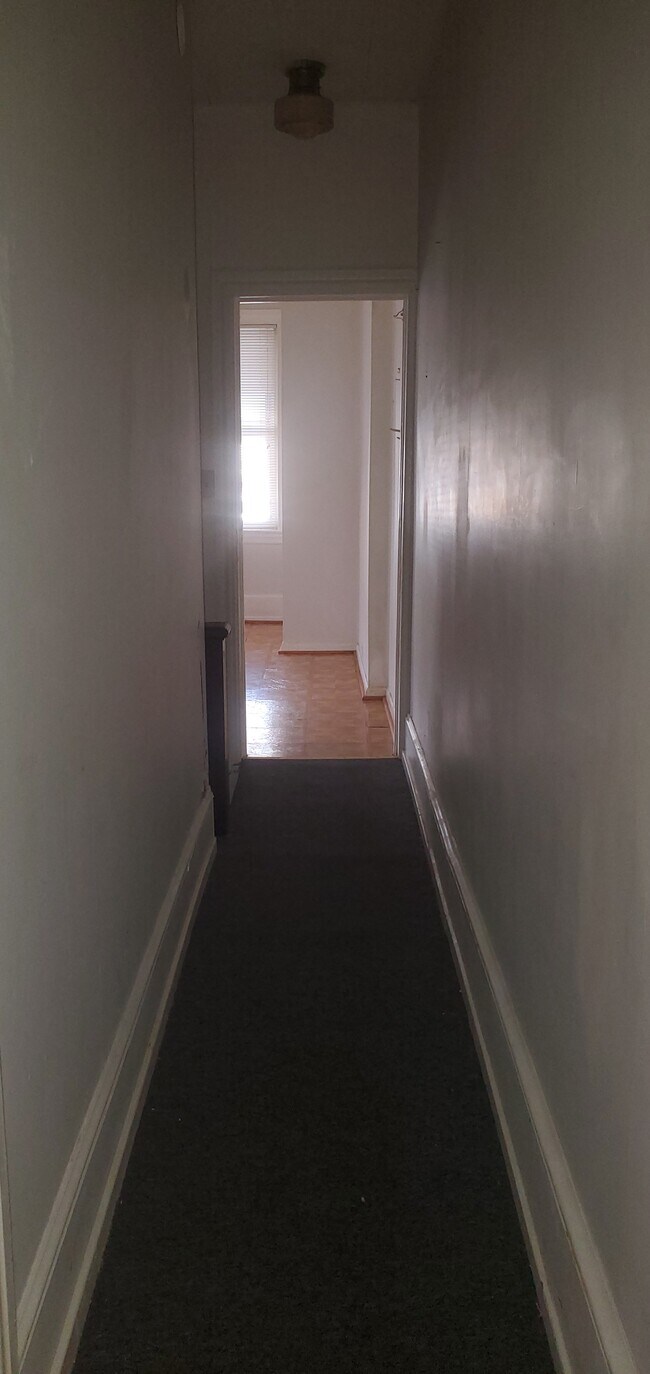 416 E Market St Unit 1 bed, Pottsville, PA 17901 Apartments in