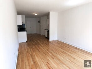 Building Photo - E 89 ST