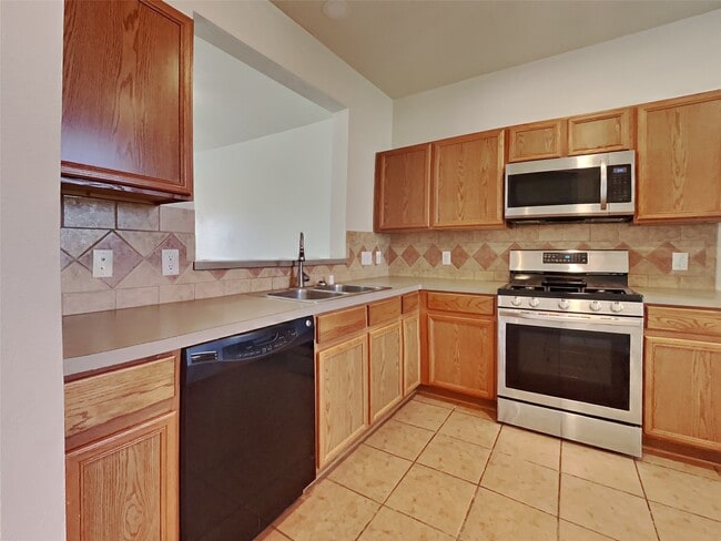 Building Photo - 16859 Mammoth Springs Dr