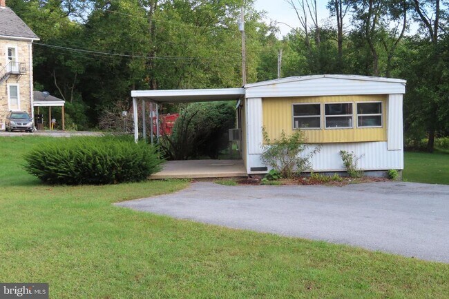 Foto del edificio - 14169 Buchanan Trail W
