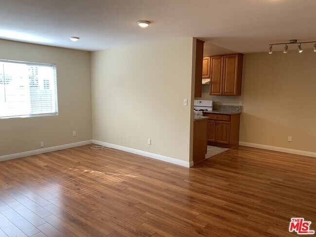 Building Photo - 6911 Agnes Ave