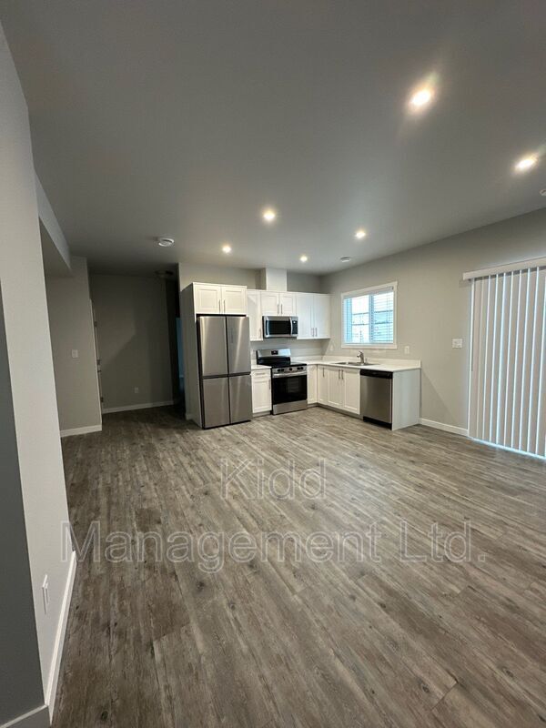 Photo du bâtiment - 3850 Glendale Dr