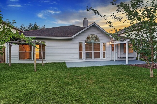 Foto del edificio - 3806 Flatwood Dr