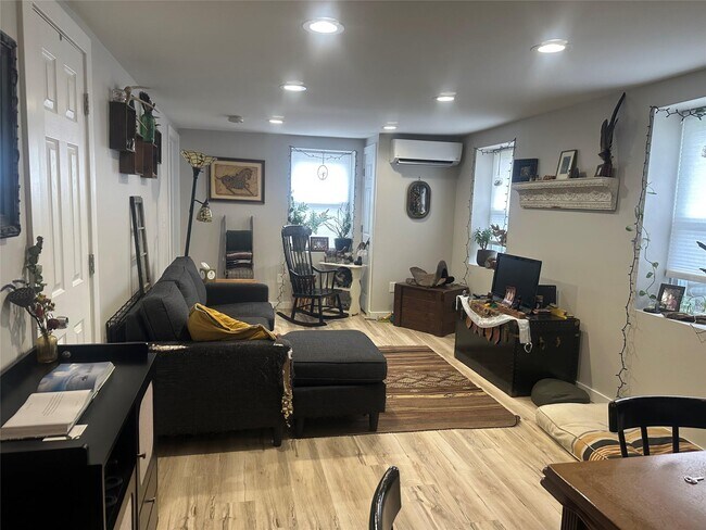 Foto del edificio - 372-374 Verplanck Ave