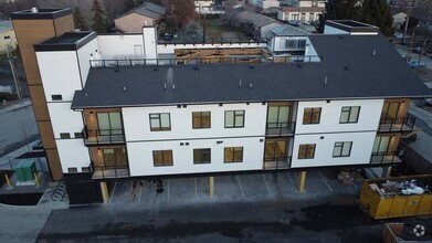 Building Photo - 320 Mills Rd