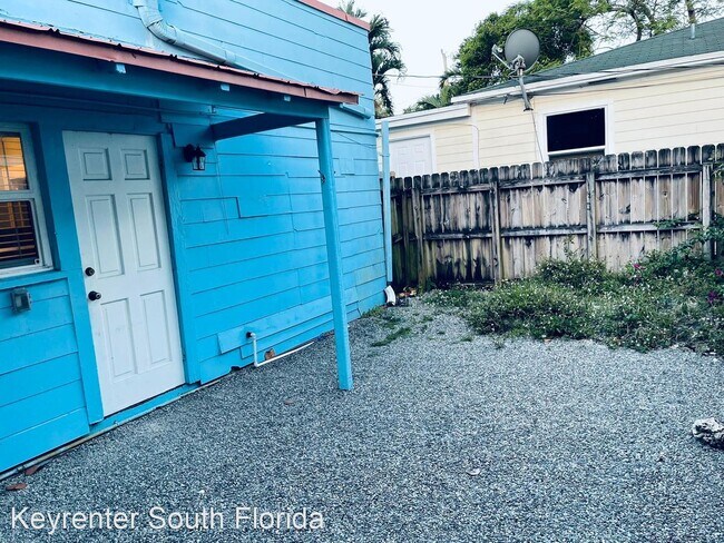 Foto del edificio - 1 br, 1 bath House - 905 Tequesta St