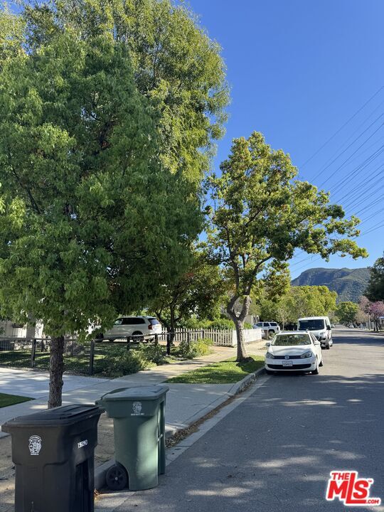 Building Photo - 446 N California St