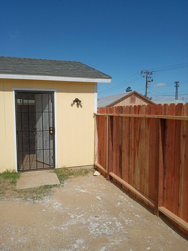 327 Adeline St, Maricopa, CA 93252 House for Rent in Maricopa, CA