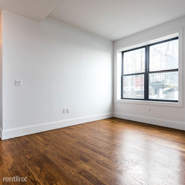 Primary Photo - 1635 Putnam Ave