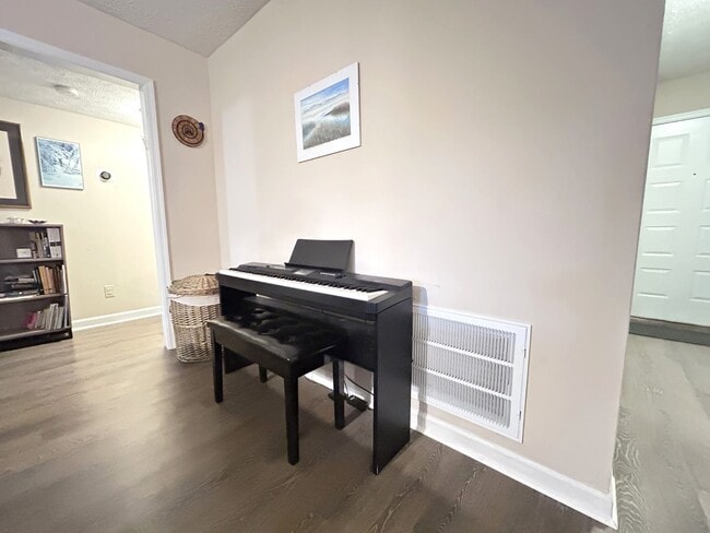 Photo - North Druid Hills Hidden Gem! 2 Bed - 2 Bath Near Emory, Available Late July! Apartment